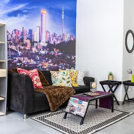 Stunning Maboneng Precinct Studio Apartment At 12 Decades Building Johannesburg Exterior photo